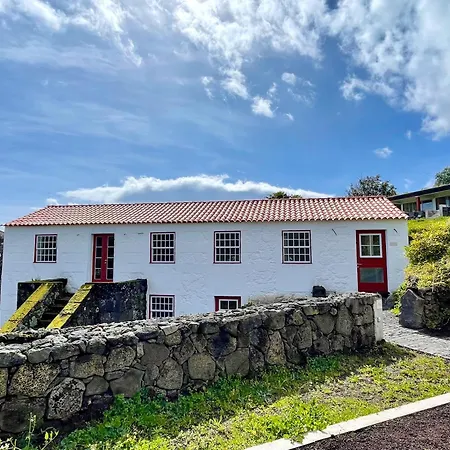 Farmház Abrigos Baleeiros Turismo No Espaco Rural *