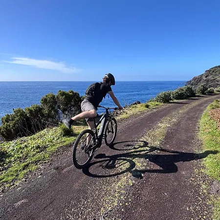 Abrigos Baleeiros Turismo No Espaco Rural *