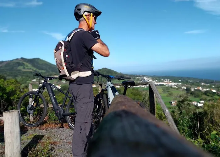 Abrigos Baleeiros Turismo No Espaco Rural Feiteira