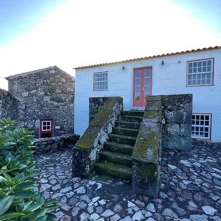 Abrigos Baleeiros Farm stay *