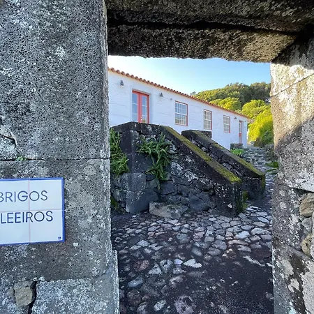 Abrigos Baleeiros Turismo No Espaco Rural Feiteira