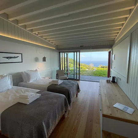 Abrigos Baleeiros Turismo No Espaco Rural *