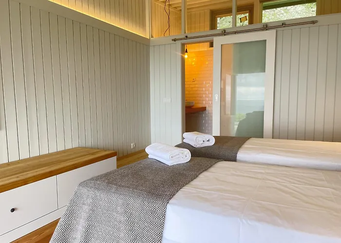 Abrigos Baleeiros Κατάλυμα σε φάρμα Feiteira