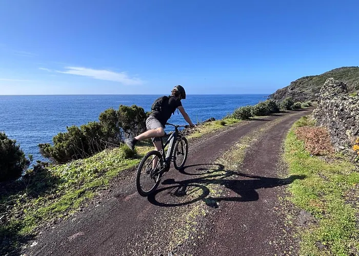 Abrigos Baleeiros Turismo No Espaço Rural *